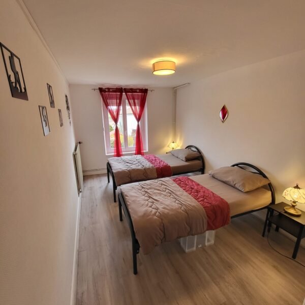 chambre 2 lits gite d'ici et d'ailleurs à saugues